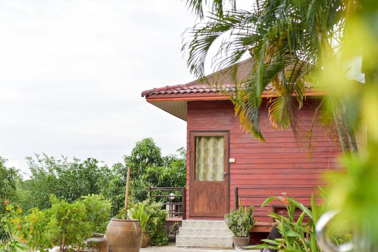 Hotel Onvara Place Phra Nakhon Si Ayutthaya Esterno foto