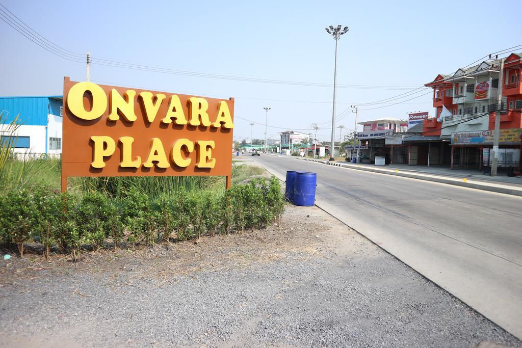 Hotel Onvara Place Phra Nakhon Si Ayutthaya Esterno foto